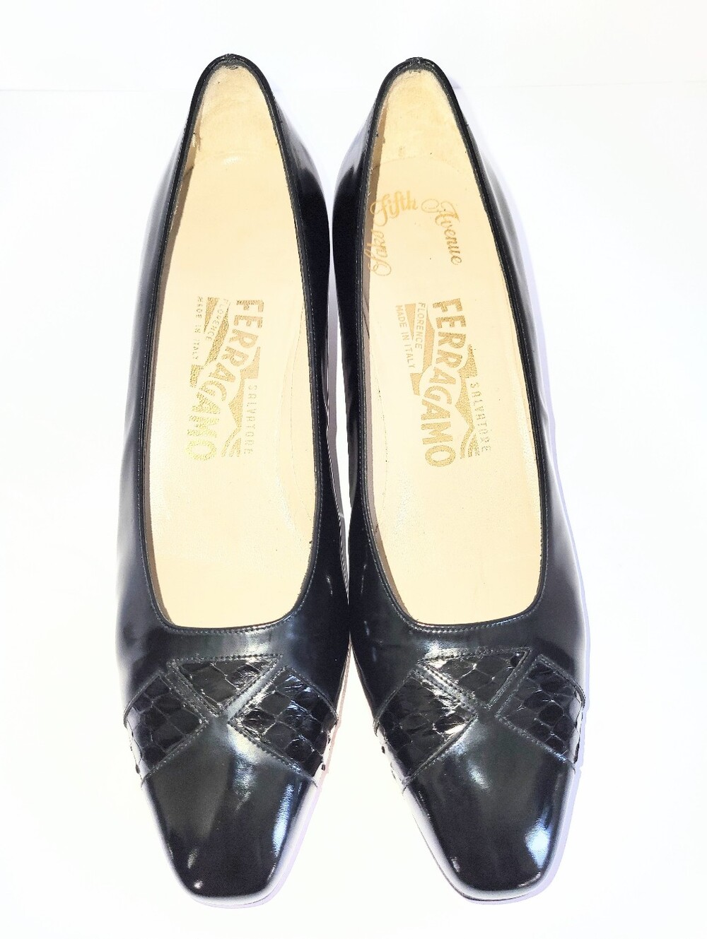 Salvatore Ferragamo Vintage 1980's Black Patent Leather Pumps Low Heel Size 7 - Picture 13 of 16